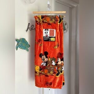 NEW Disney Orange Mickey Mouse & Minnie Fall Harvest Blanket Thanksgiving VIRAL